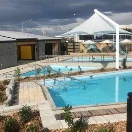 New Brighton Pier Retreat - Bed & Breakfast Christchurch Exterior photo