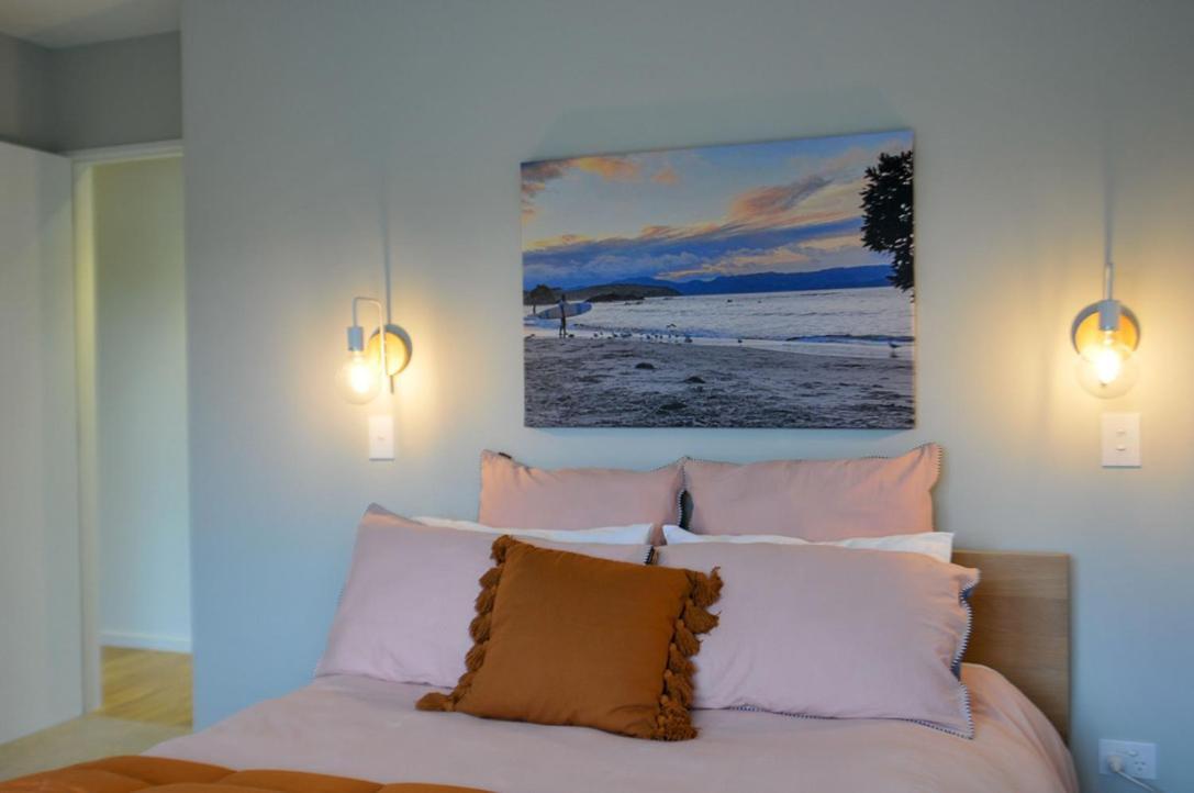 New Brighton Pier Retreat - Bed & Breakfast Christchurch Exterior photo